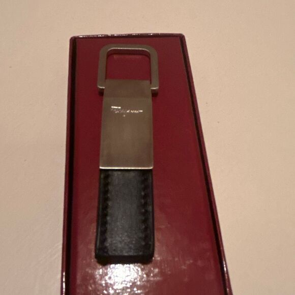 Ferragamo Black Leather Fob Keychain Silver Hardware Unisex Quiet Luxury - Picture 3 of 9